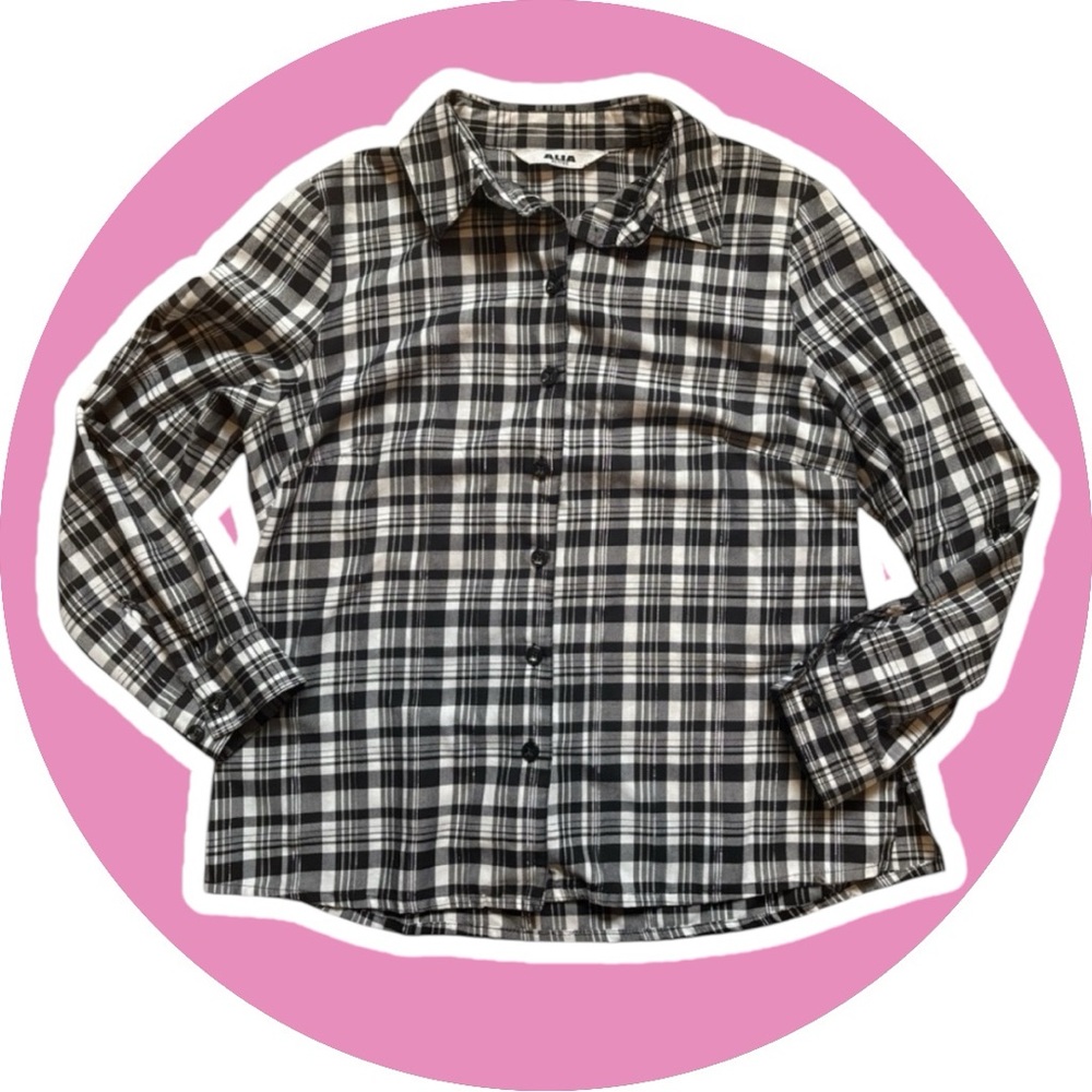 Alia // Petite // Plaid Button Down Shirt // Black and White